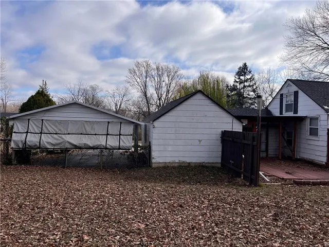 $239,999 | 9724 Pennsylvania Avenue, Kansas City, MO 64114