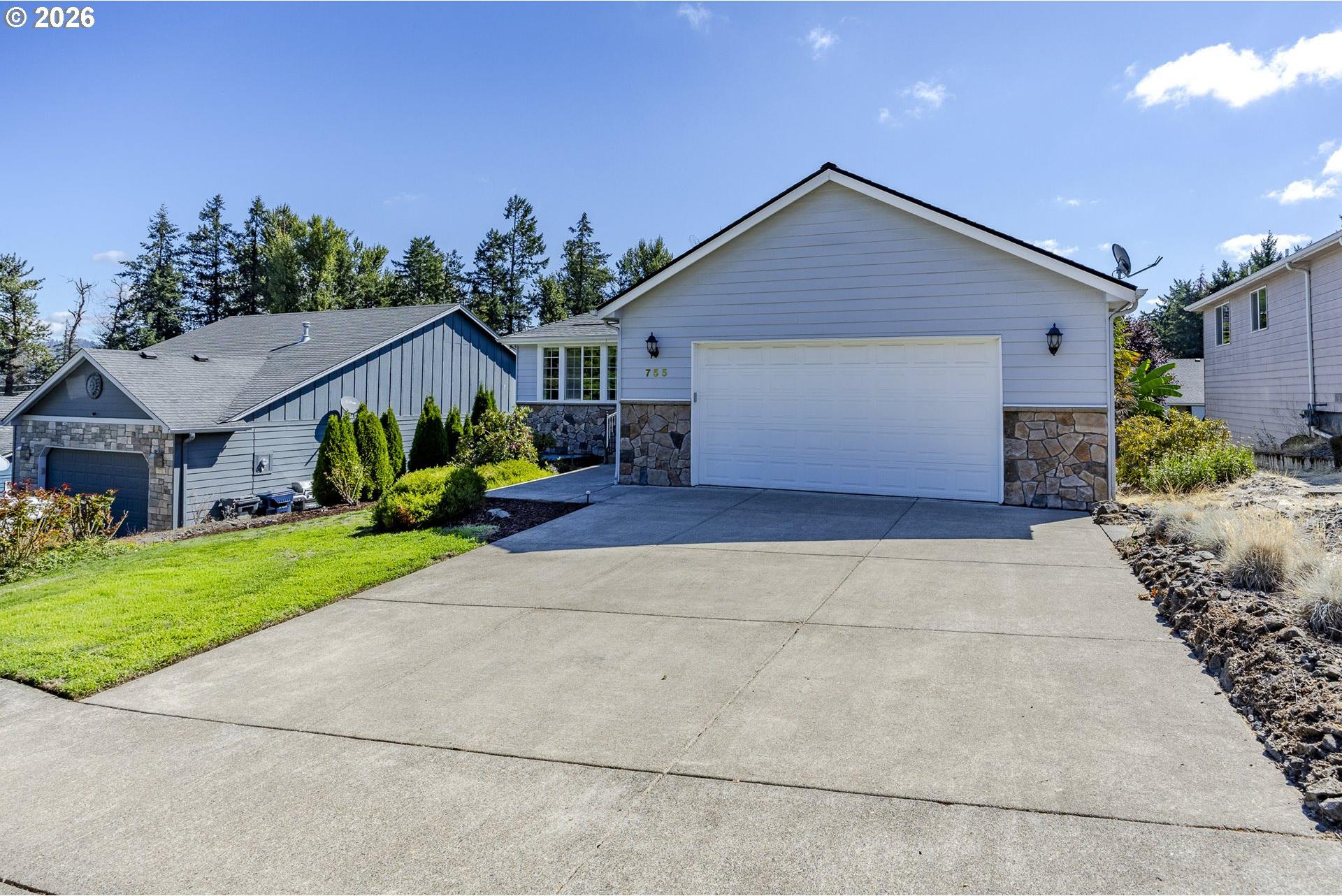 755 South 47th Place Springfield, OR 97478 - Photo 2 of 44 Gallery Image 2