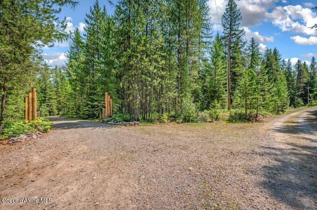 627 Gray Wolf Road Moyie Springs, ID 83845 - Photo 34 of 39 Driveway entry