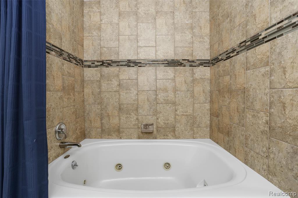 2137 Crystal Drive Rochester Hills, MI 48309 - Photo 25 of 32