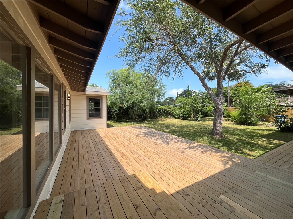 353 Jackson Place Corpus Christi, TX 78411 - Photo 23 of 24 a view of backyard with green space