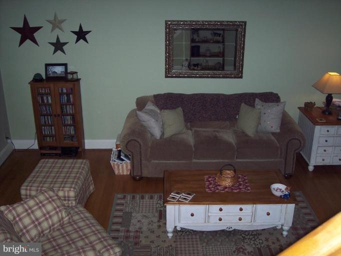 126 Malbrook Road Baltimore, MD 21229 - Photo 6 of 20 a living room with furniture