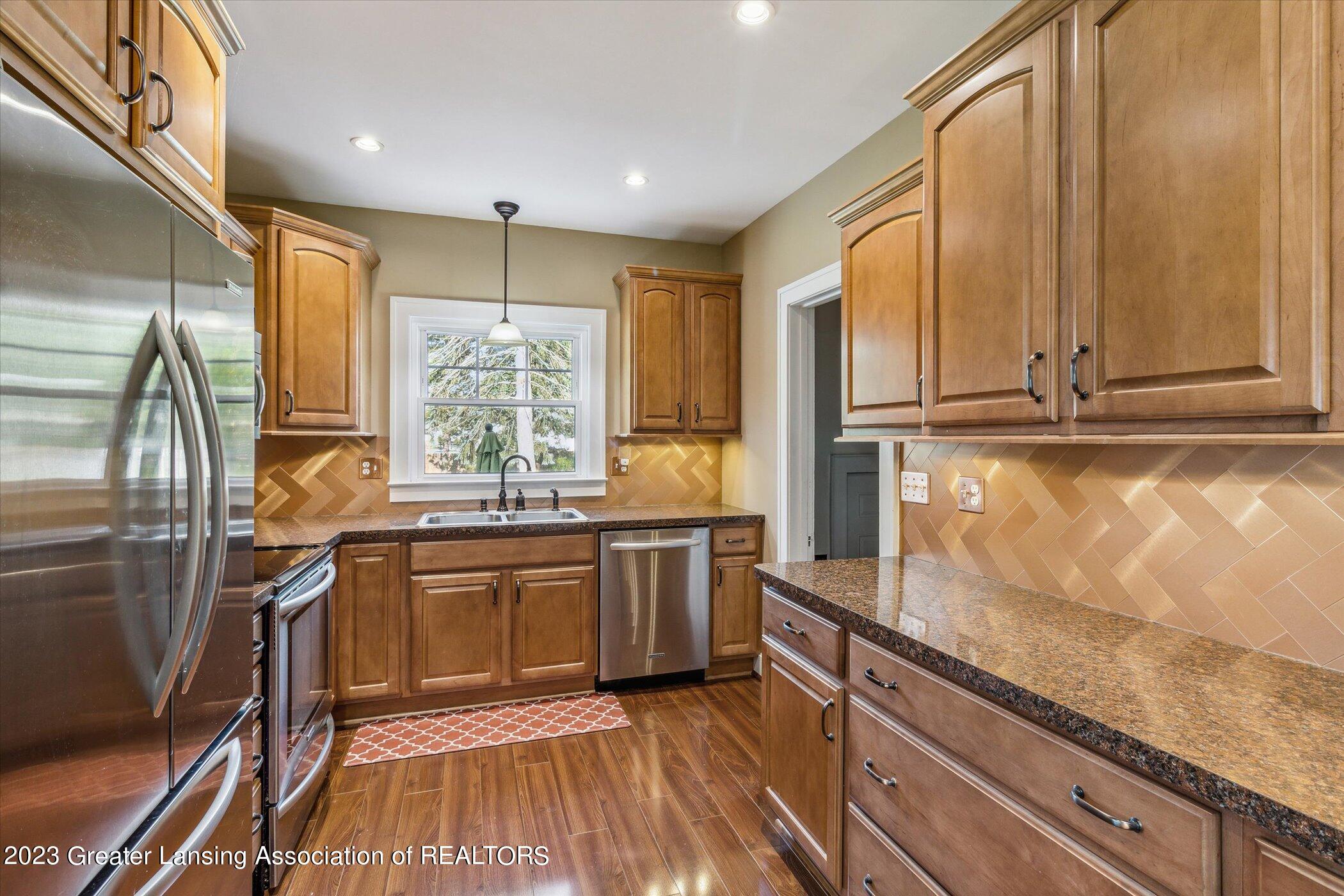 719 Bretton Road Lansing, MI 48917 - Photo 15 of 41 16-photo-16