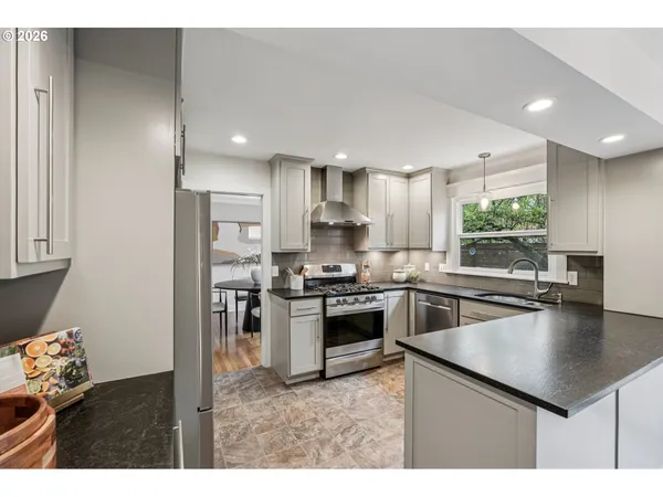 $775,000 | 7670 Southwest Danielle Avenue, Beaverton, OR 97008