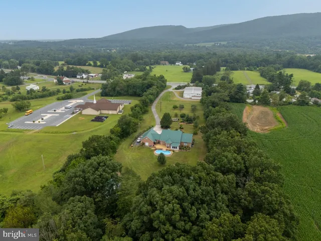 $699,000 | 6426 Lincoln Way East, Fayetteville, PA 17222