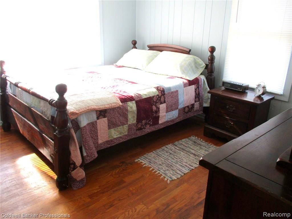 6697 South Durand Road Durand, MI 48429 - Photo 17 of 47 17 BEDROOM 1.JPG