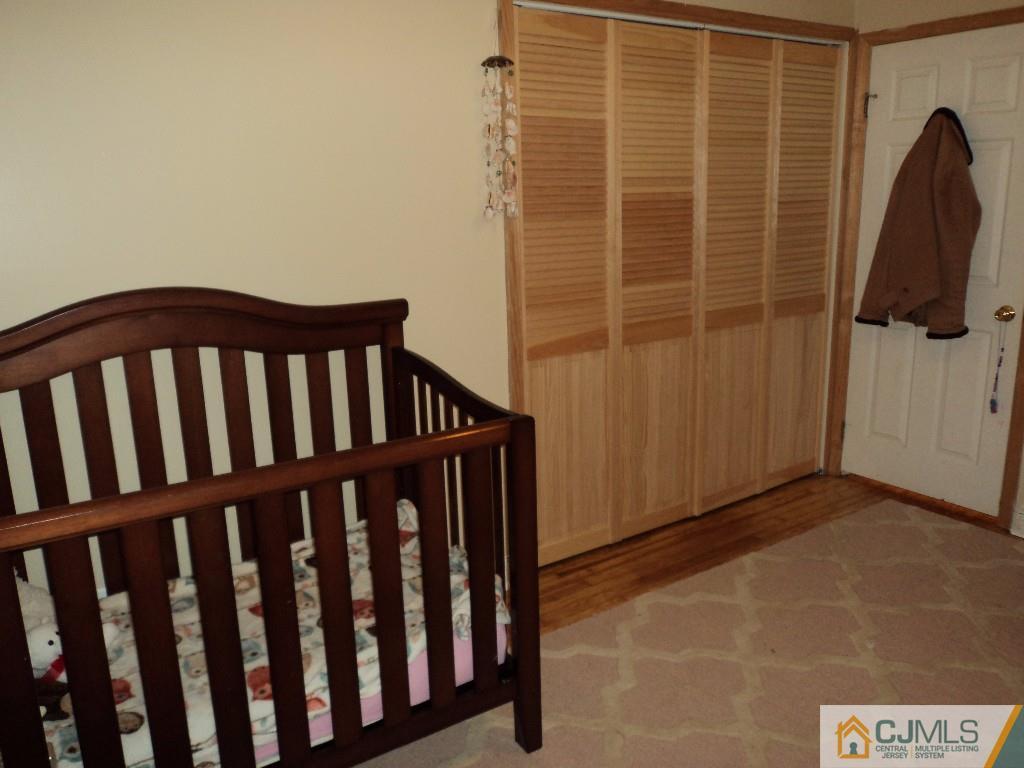 515 Sutherland Road Ewing, NJ 08618 - Photo 19 of 25 a view of wooden staircase