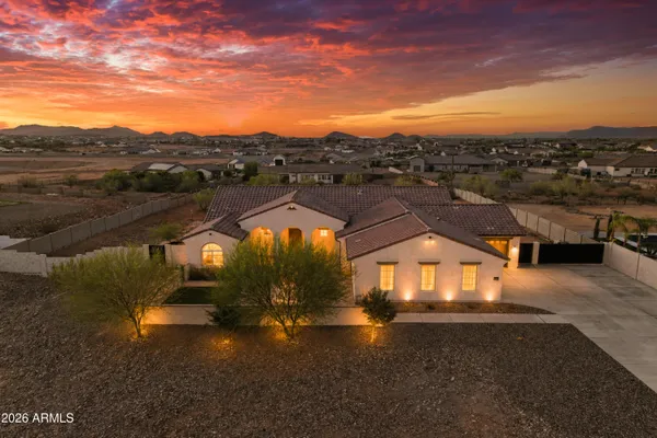 $899,990 | 498 West CHASE Street, San Tan Valley, AZ 85143