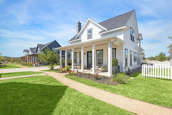 $3,200 | 1034 Grant Wood Avenue, Unit 107, Driftwood, TX 78619