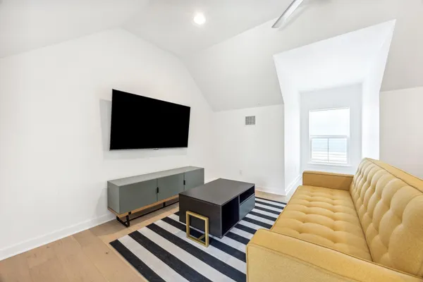 $3,200 | 1034 Grant Wood Avenue, Unit 107, Driftwood, TX 78619