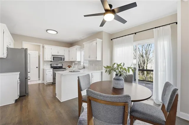 $485,000 | 5206 West 157th Place, Overland Park, KS 66224