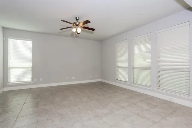 $4,099 | 120 Knight Of Realm Boulevard, The Colony, TX 75056