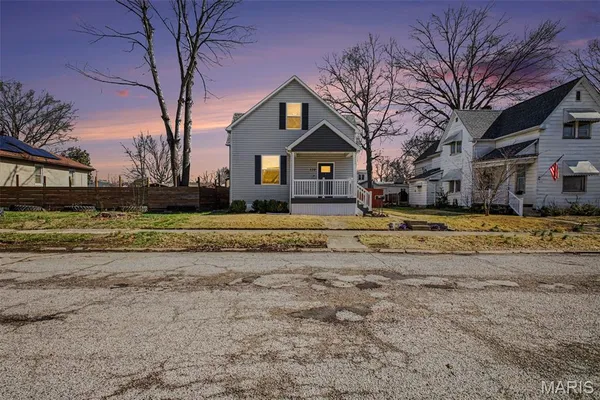 $200,000 | 130 North Indiana Avenue, Belleville, IL 62221