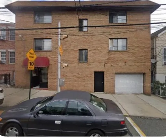 $1,850 | 230 68th Street, Unit 10, Guttenberg, NJ 07093