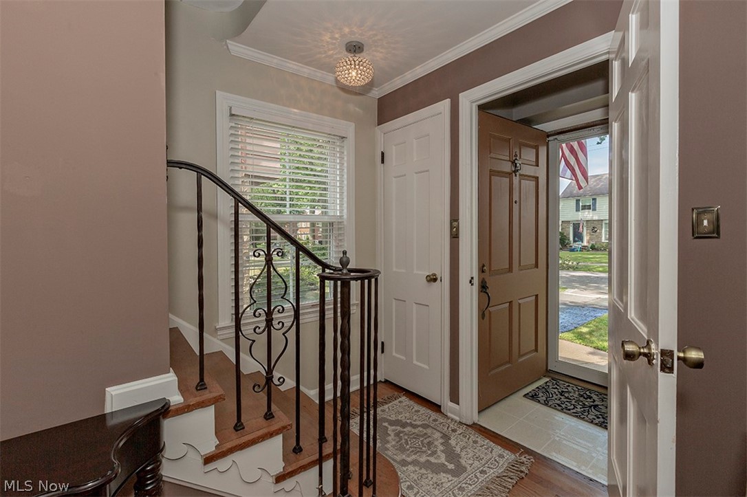 4202 Bushnell Road University Heights, OH 44118 - Photo 2 of 35 Lovely entry and foyer