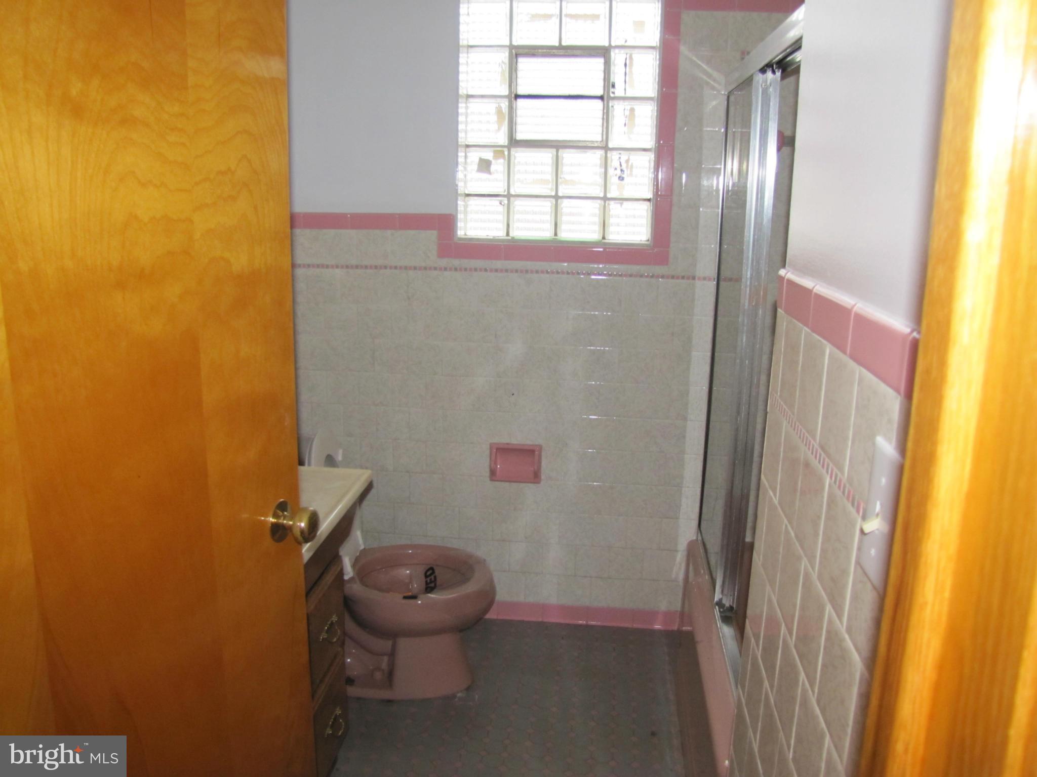 13016 Winchester Road Southwest Cumberland, MD 21502 - Photo 10 of 13 Bath