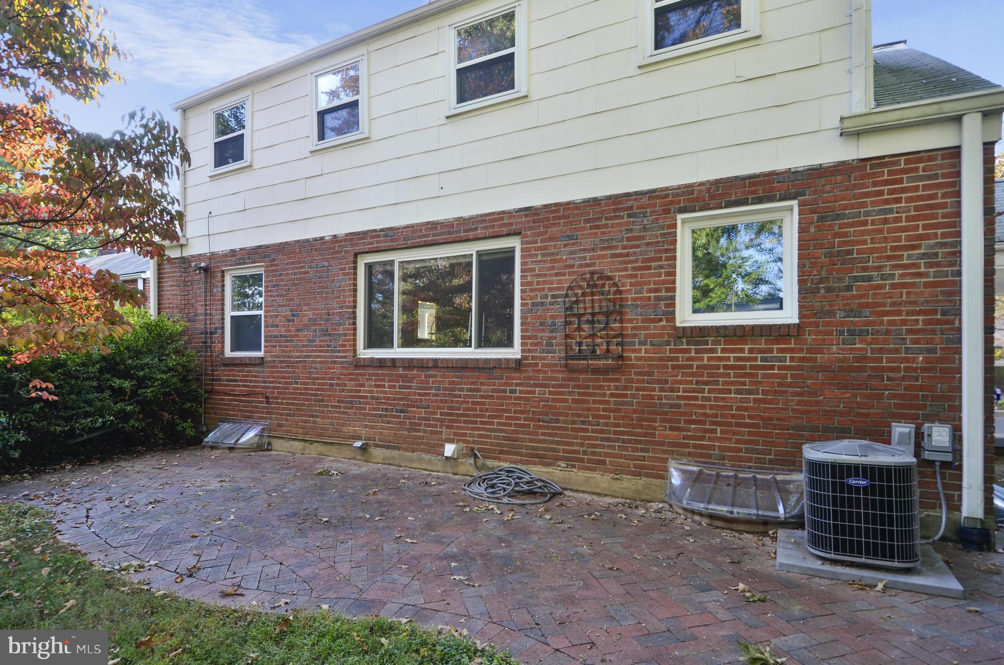 Exterior (Rear)