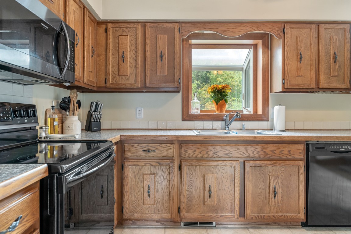 14 Davis Road Binghamton, NY 13901 - Photo 9 of 28 Gallery Image 9