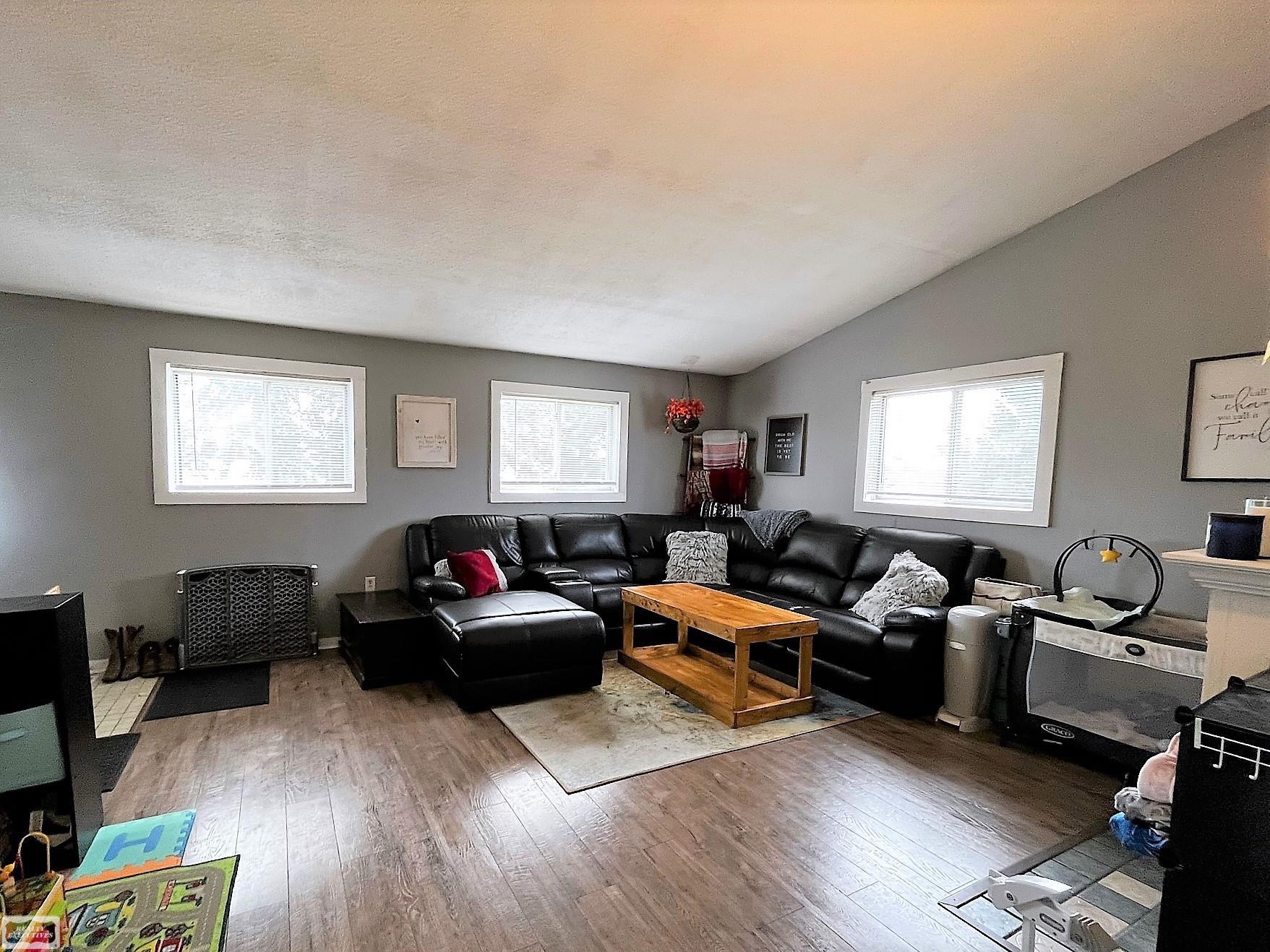 1735 Galbraith Line Road Yale, MI 48097 - Photo 12 of 35 Expansive Family Room