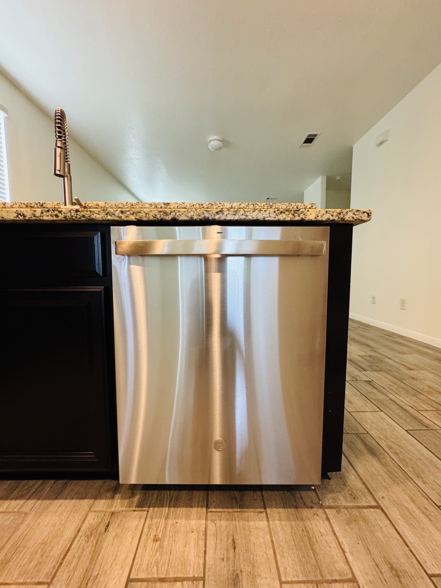 12318 Skyview Rise Court Houston, TX 77047 - Photo 13 of 27