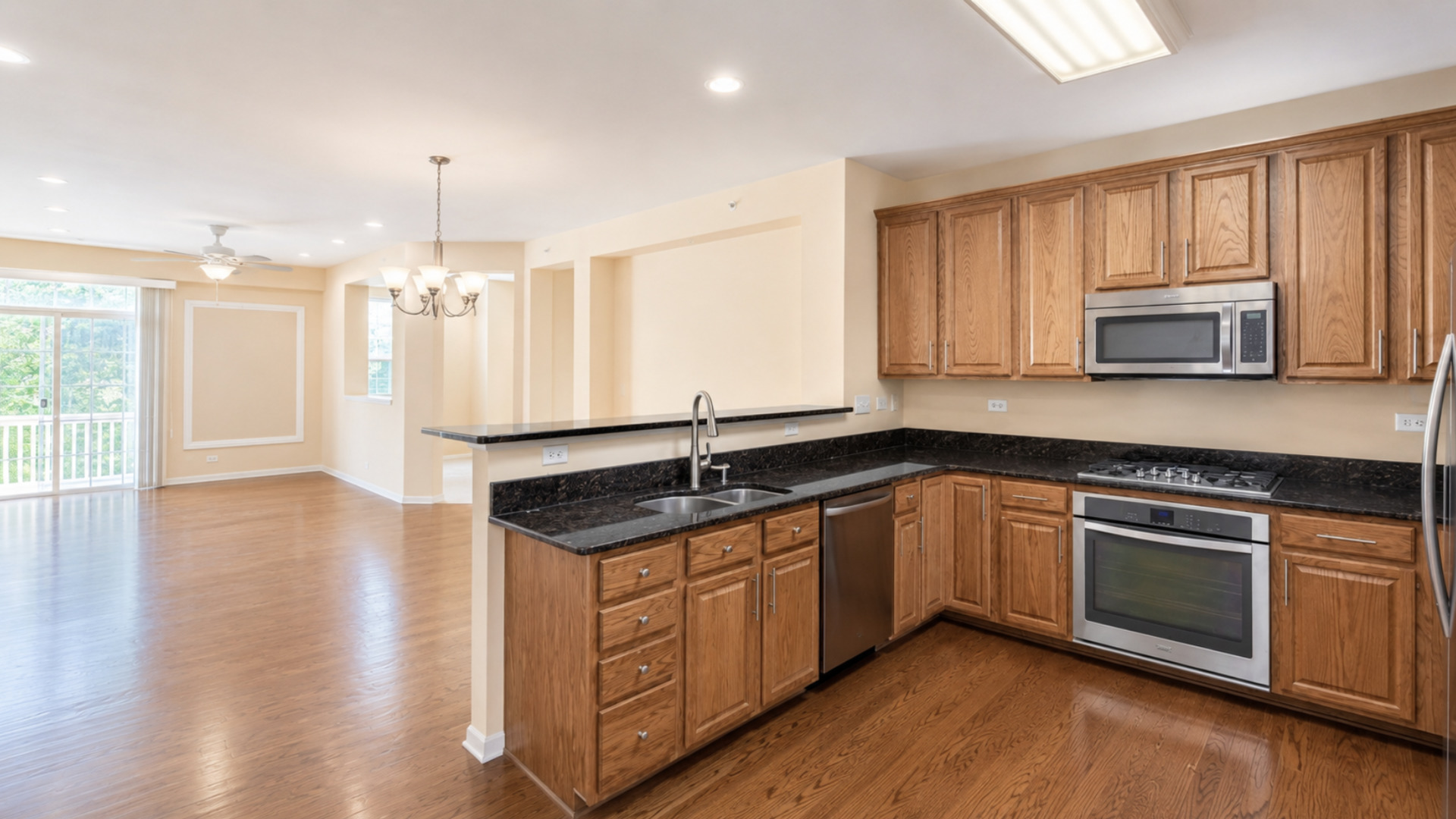 1361 Scarboro Road, Unit 404 Schaumburg, IL 60193 - Photo 4 of 16