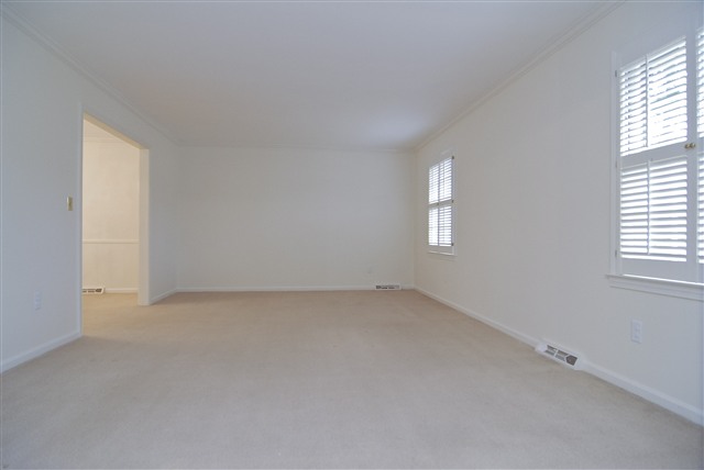 1103 Parkins Mill Road Greenville, SC 29607 - Photo 3 of 18 Gallery Image 3