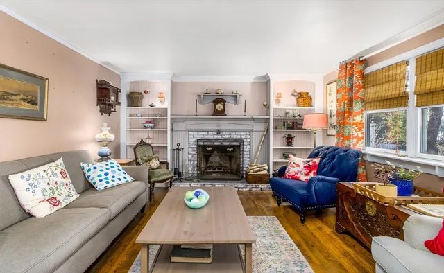 $1,000,000 | 168 Ninigret Avenue, Mashpee, MA 02649