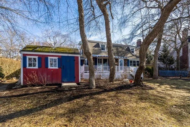 $1,000,000 | 168 Ninigret Avenue, Mashpee, MA 02649