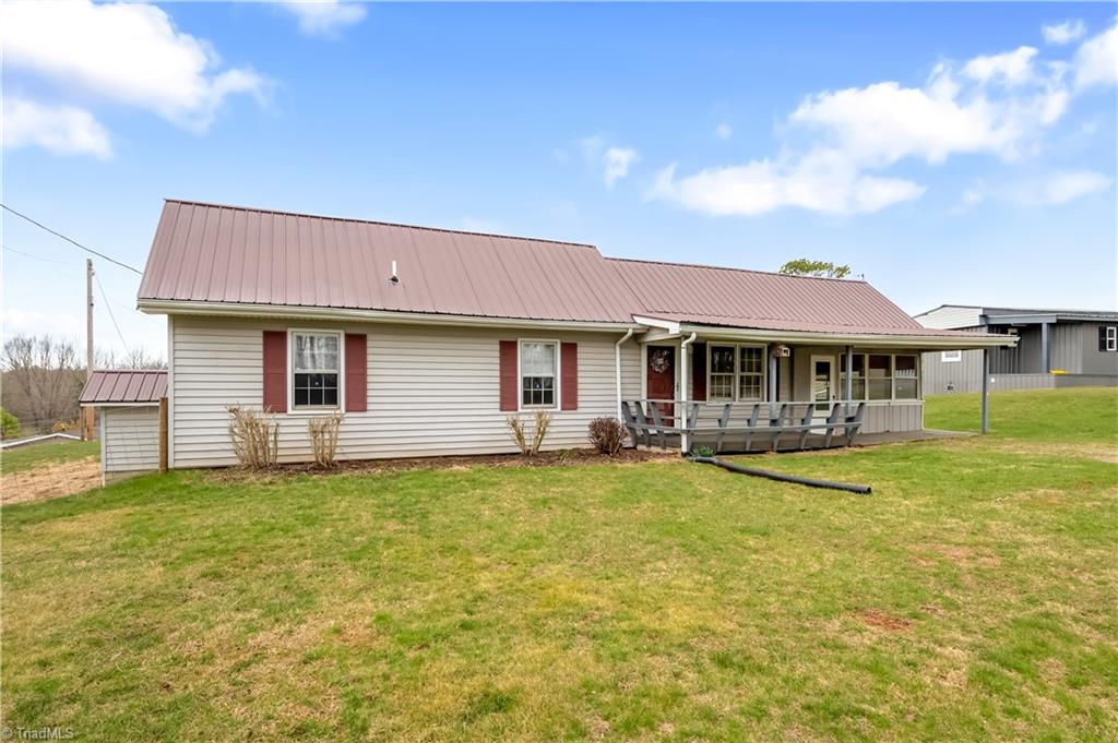 701 Lincoln Road Galax, VA 24333 - Photo 4 of 35