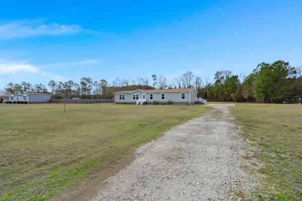 $360,000 | 217 Rolling Hls Trail, Cross, SC 29436