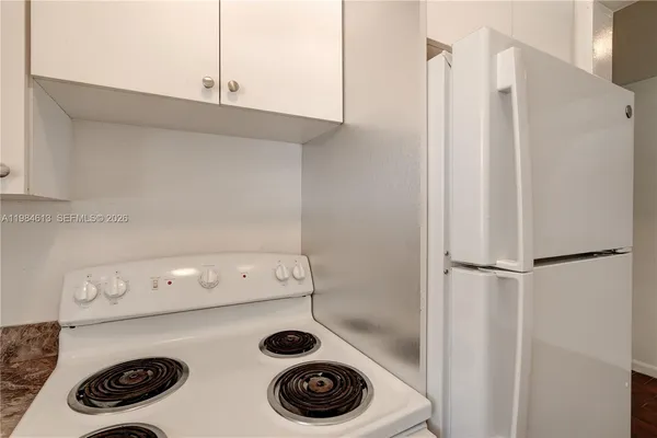 $1,650 | 856 Southwest 10th Street, Unit 2, Hallandale Beach, FL 33009