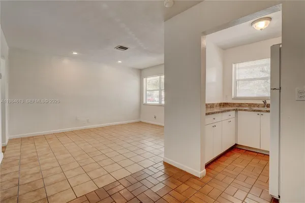 $1,650 | 856 Southwest 10th Street, Unit 2, Hallandale Beach, FL 33009