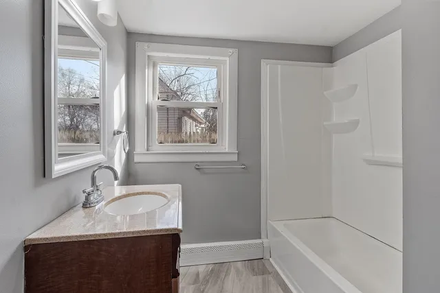 $2,200 | 6 Cherry Street, Unit B, Nashua, NH 03060