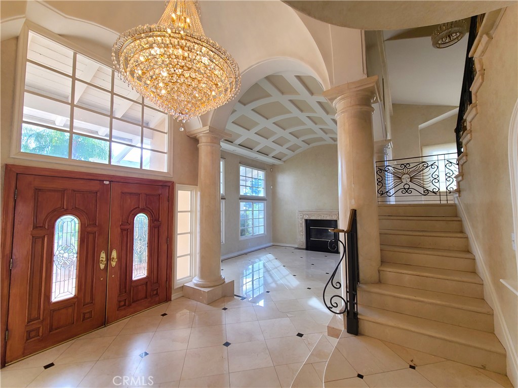 306 Edgemont Drive Redlands, CA 92373 - Photo 2 of 24