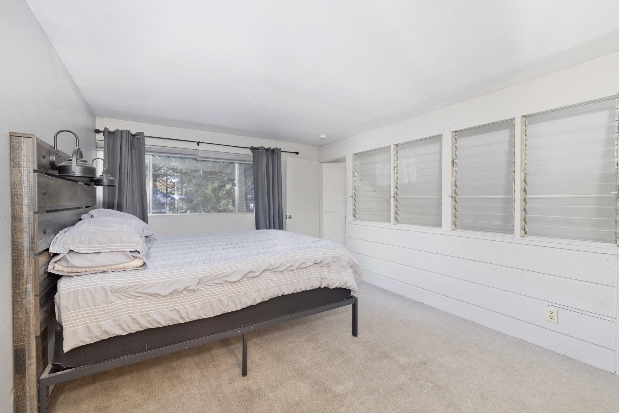 2289 Sierra Nevada Road, Unit G10 Mammoth Lakes, CA 93546 - Photo 14 of 23 Bedroom featuring light carpet