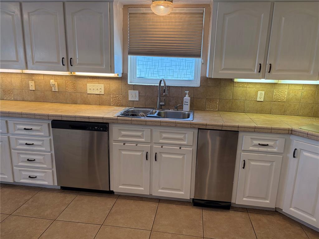 6441 Clark Street Hudson, FL 34667 - Photo 11 of 46