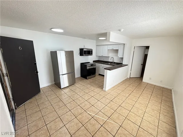 $795 | 239 West Philadelphia Avenue, Unit 6, Las Vegas, NV 89102