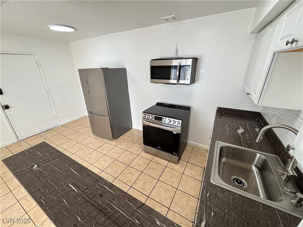 239 West Philadelphia Avenue, Unit 6 Las Vegas, NV 89102 - Photo 5 of 10