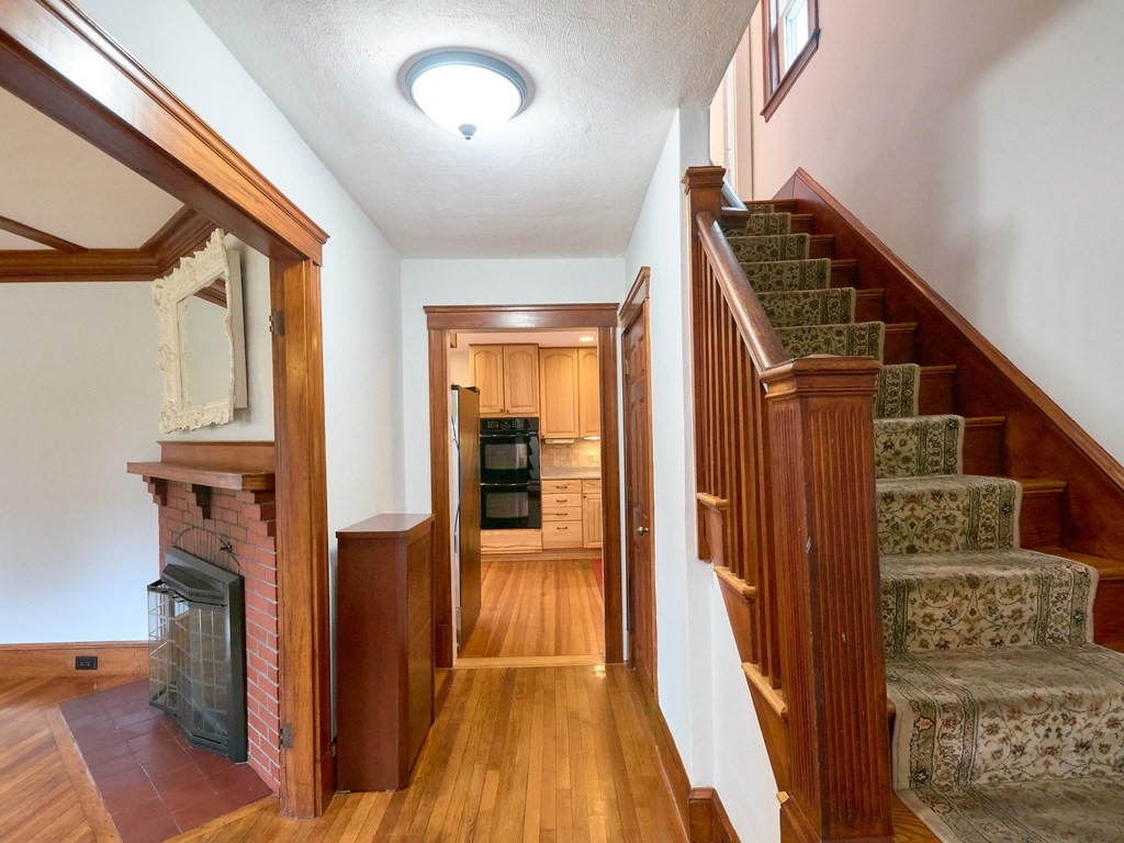 129 Florence Road Waltham, MA 02453 - Photo 6 of 35