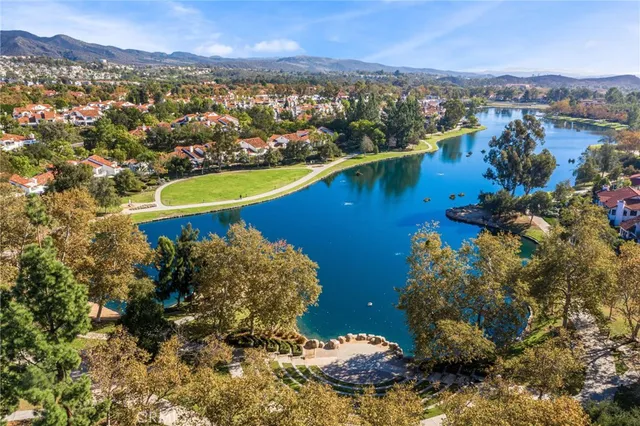 $950,000 | 160 VÃa Lampara, Rancho Santa Margarita, CA 92688