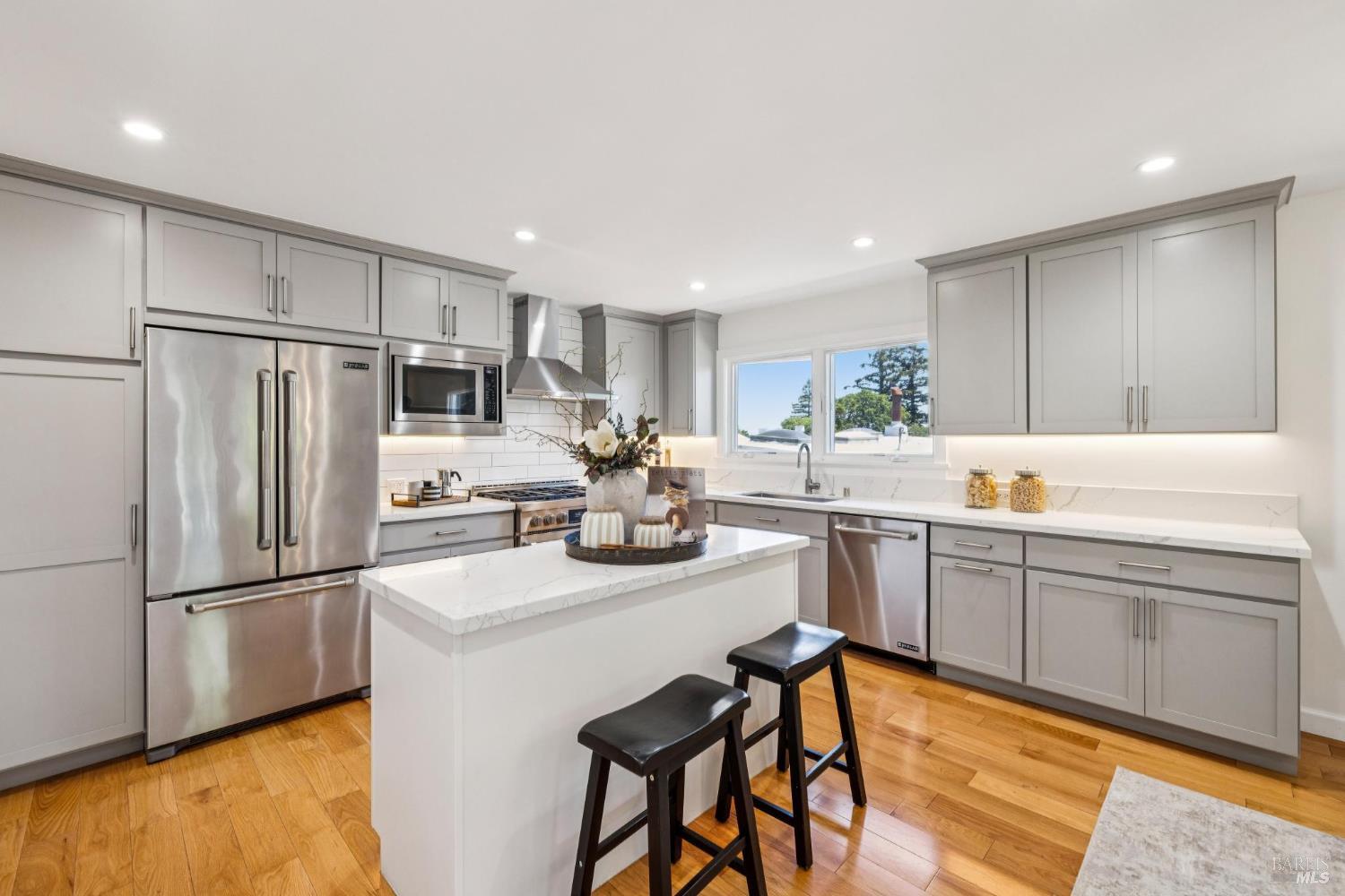 126 Ridge Road Fairfax, CA 94930 - Photo 3 of 50