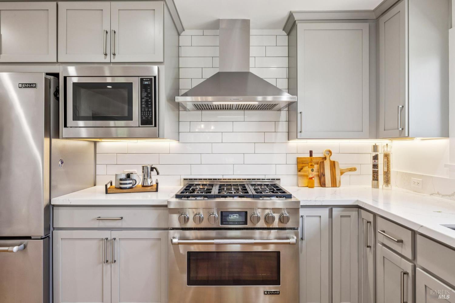 126 Ridge Road Fairfax, CA 94930 - Photo 5 of 50