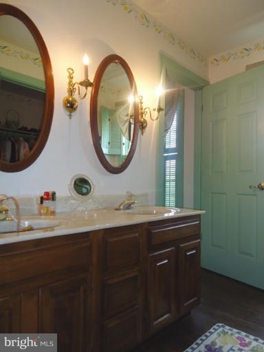 200 Cove Road Queenstown, MD 21658 - Photo 1 of 29 Bath