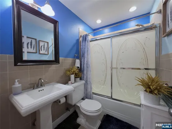 $4,500 | 75 Levitt Avenue, Bergenfield, NJ 07621