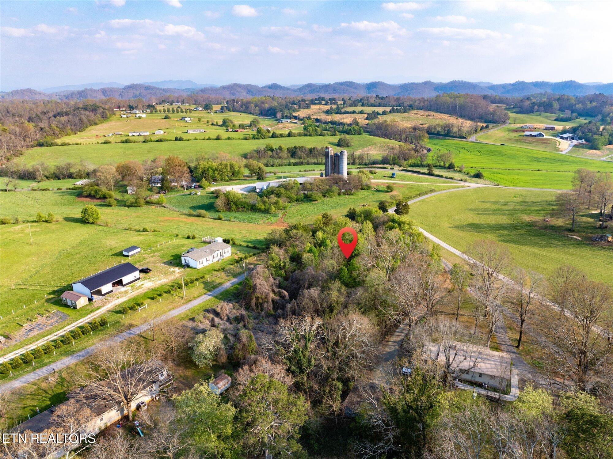 135 Weaver Road Madisonville, TN 37354 - Photo 11 of 14 11-Weaver-Rd-Madisonville-TN-11