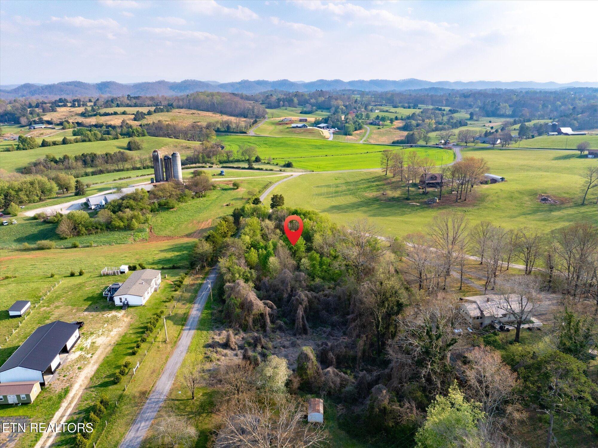 135 Weaver Road Madisonville, TN 37354 - Photo 9 of 14 09-Weaver-Rd-Madisonville-TN-9