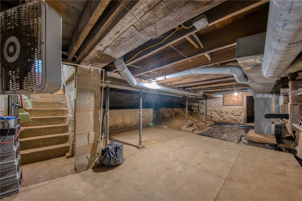 251 Town Road Dayton, PA 16222 - Photo 33 of 44 a view of entryway