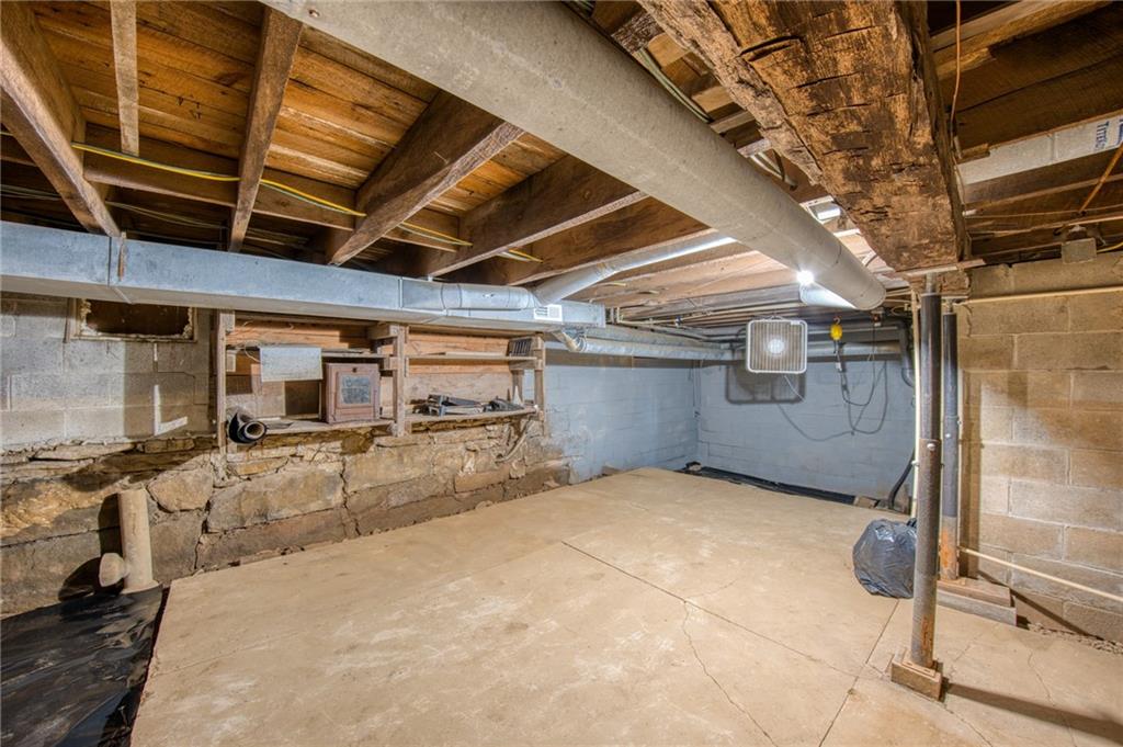 251 Town Road Dayton, PA 16222 - Photo 36 of 44 a view of a garage with wooden roof