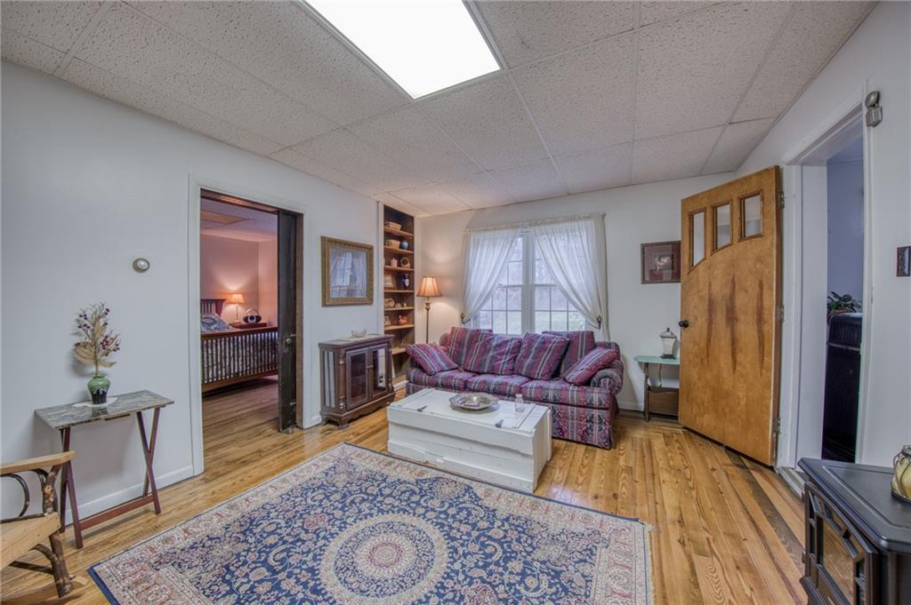 251 Town Road Dayton, PA 16222 - Photo 6 of 44 a living room with furniture and a rug
