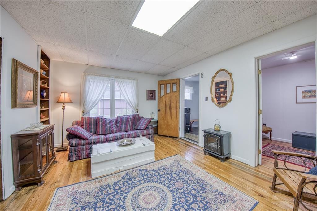 251 Town Road Dayton, PA 16222 - Photo 7 of 44 a living room with furniture and a rug